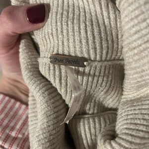 Free People Cream Turtleneck Sweater sz L